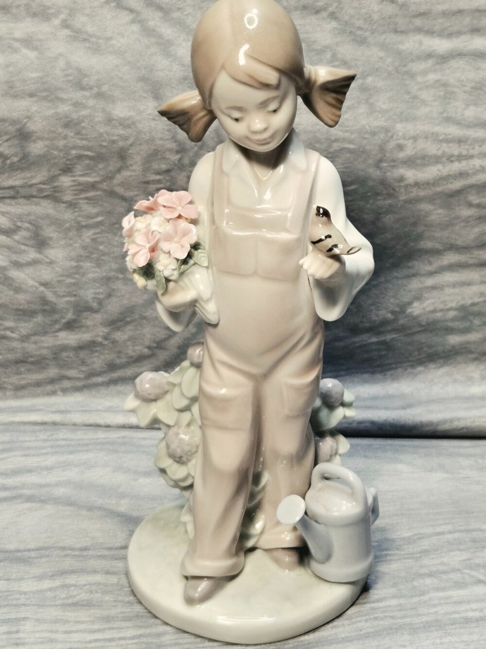 Lladro Spring Girl "Primavera Infantil" #5217 Porcelain Figurine Statue - Spain